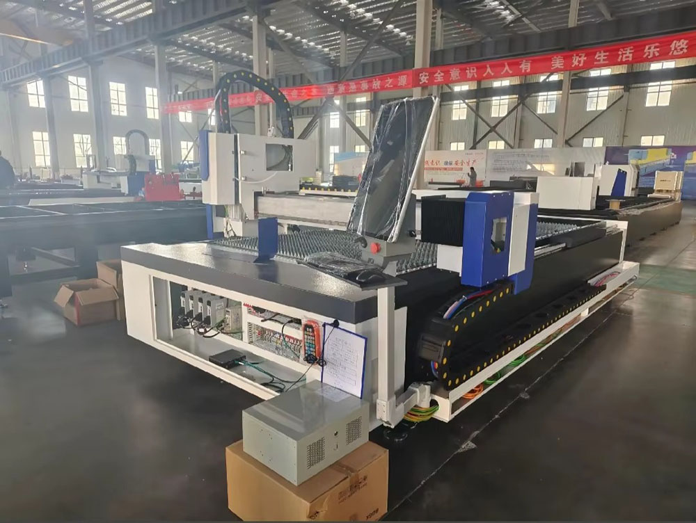 Mesin Pemotong Laser Serat CNC - Industrial Laser Cutters ulasan dan harga